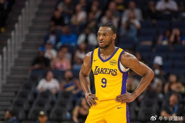 美国男篮热身赛险胜澳大利亚 詹姆斯贡献10分